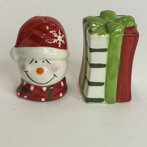 Snowman and Present Salt & Pepper Shaker Set Christmas